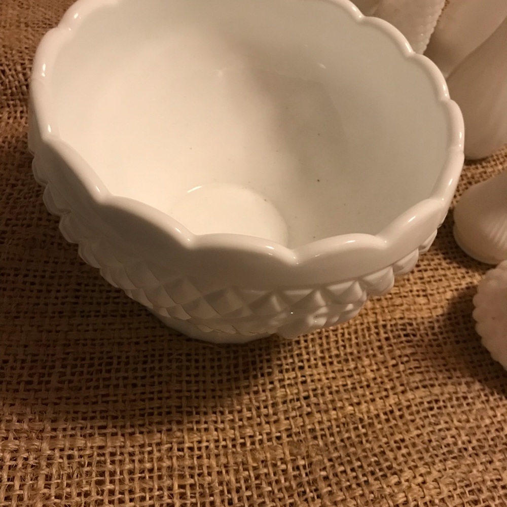Vintage Denmark milk glass 10$ - Picture 2 of 2